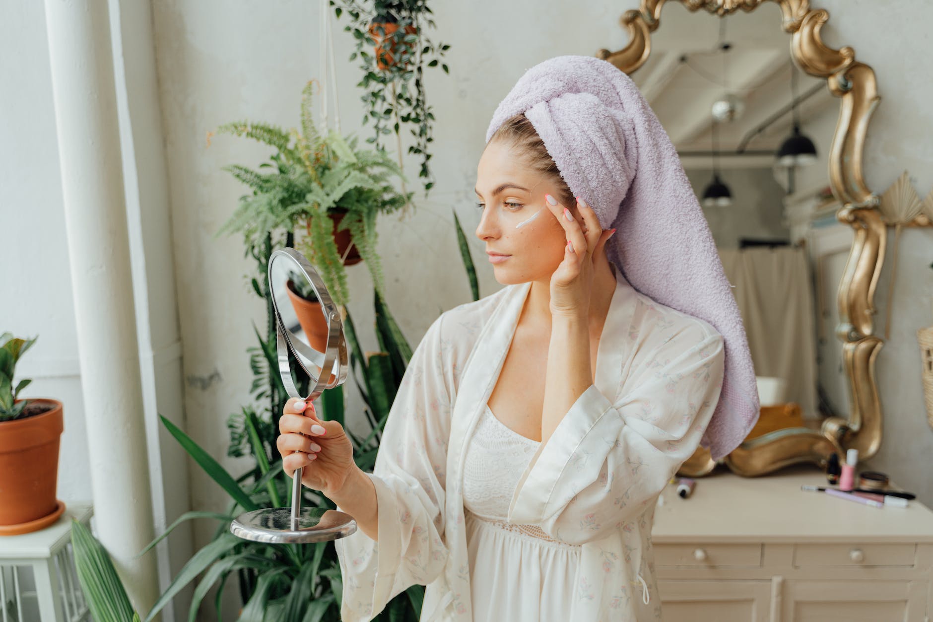 Finding the Best Moisturizer for Oily & Acne-Prone Skin: Hydration Without the Shine